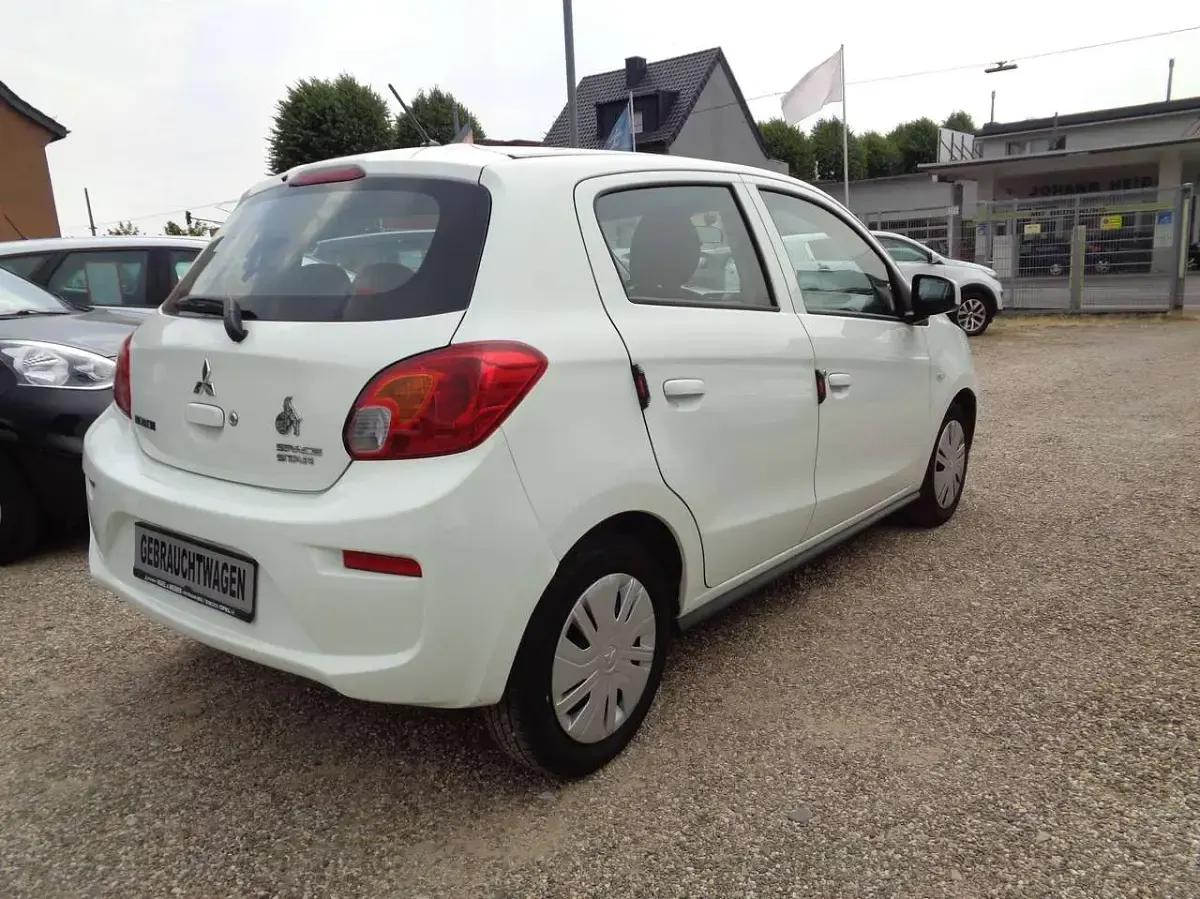Gebraucht Mitsubishi Space Star 71 PS (52 kW) 2018 Weiß Kleinwagen
