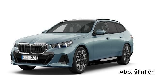 Grün Gebraucht 2025 BMW i5 Kombi | 56.930 € (Superpreis) - Bild 1/4
