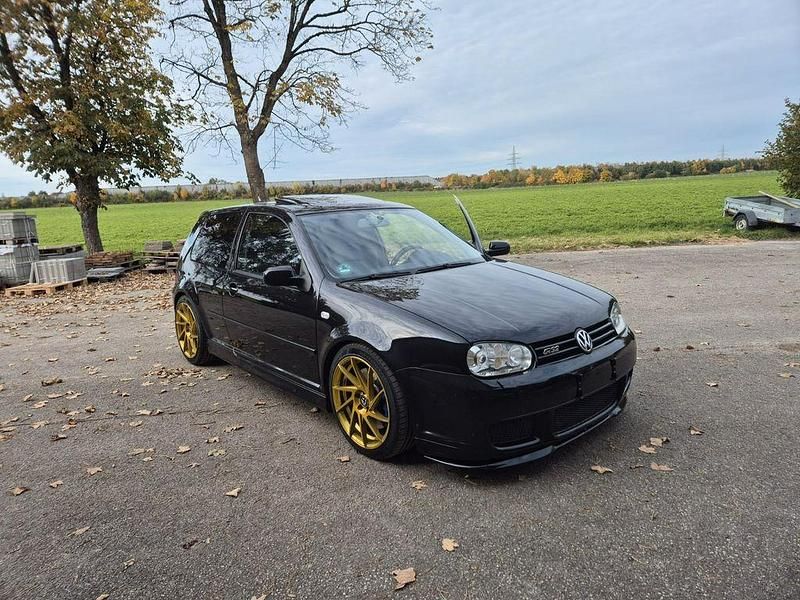 Schwarz Gebraucht 2002 VW Golf IV R Limousine | 25.000 € - Bild 1/4