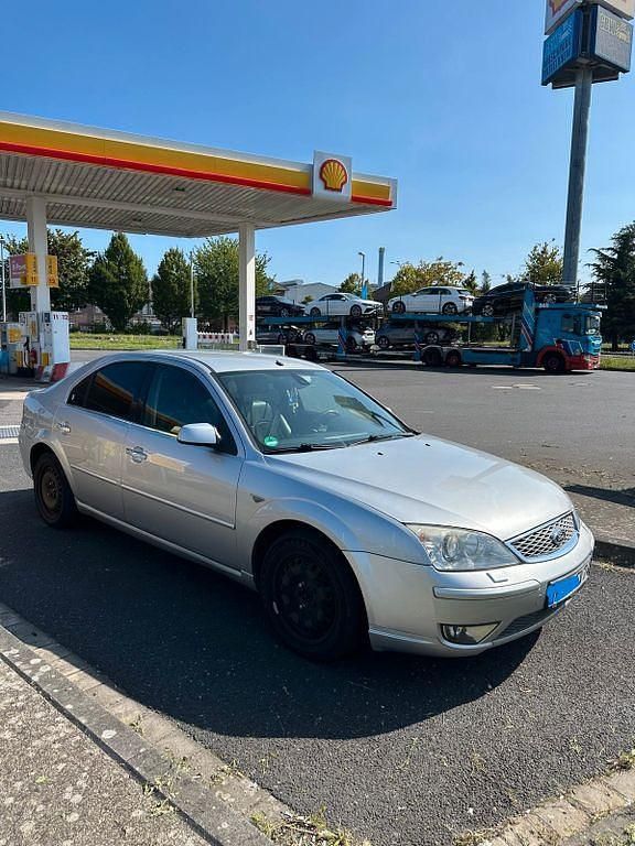 Grau Gebraucht 2006 Ford Mondeo Ambiente Limousine | 1.500 € (Fairer Preis) - Bild 1/4