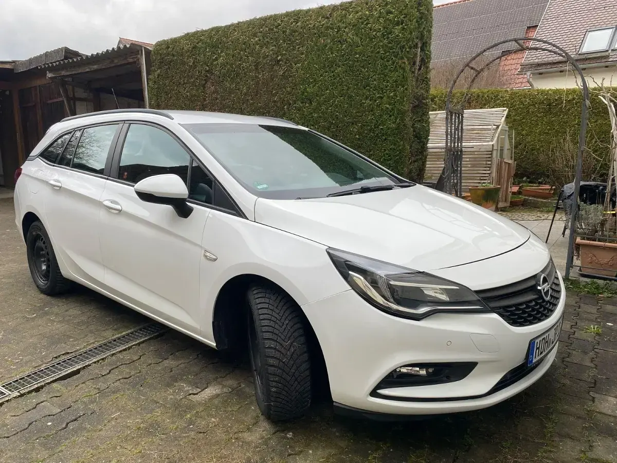 Używany Opel Astra Active 110 KM (80 kW) 2016 Biały Kombi