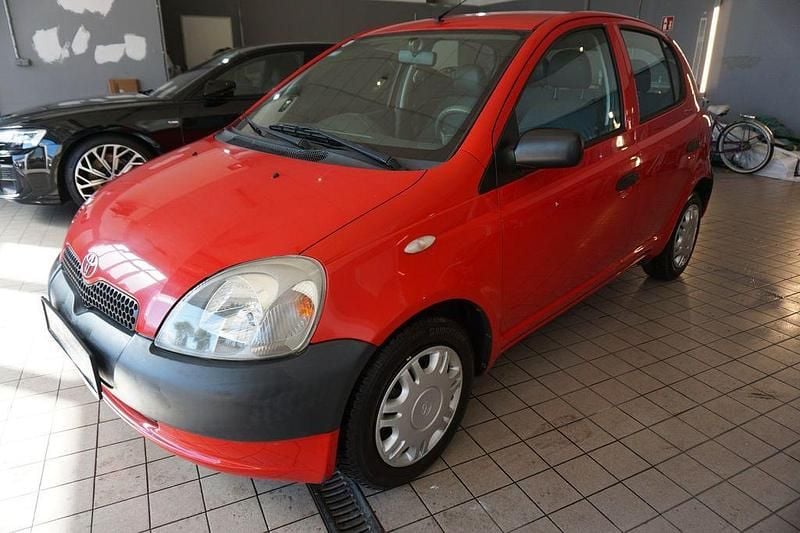 Rot Gebraucht 2000 Toyota Yaris Luna Limousine | 999 € (Guter Preis) - Bild 1/4