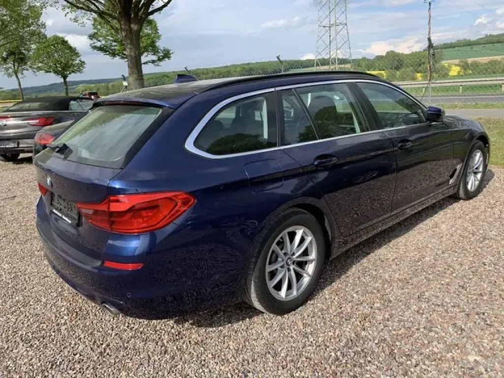 Gebraucht BMW 520 Performance 190 PS (139 kW) 2019 Mediterranblau Kombi