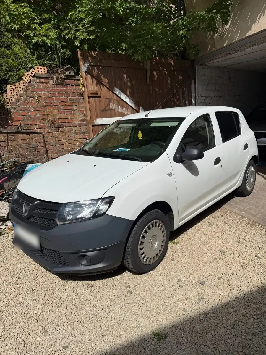 Gebraucht Dacia Sandero 75 PS (55 kW) 2013 Weiß Kleinwagen