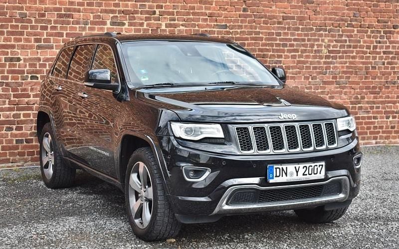 Gebraucht Jeep Grand Cherokee Overland 250 PS (183 kW) 2016 Schwarz SUV