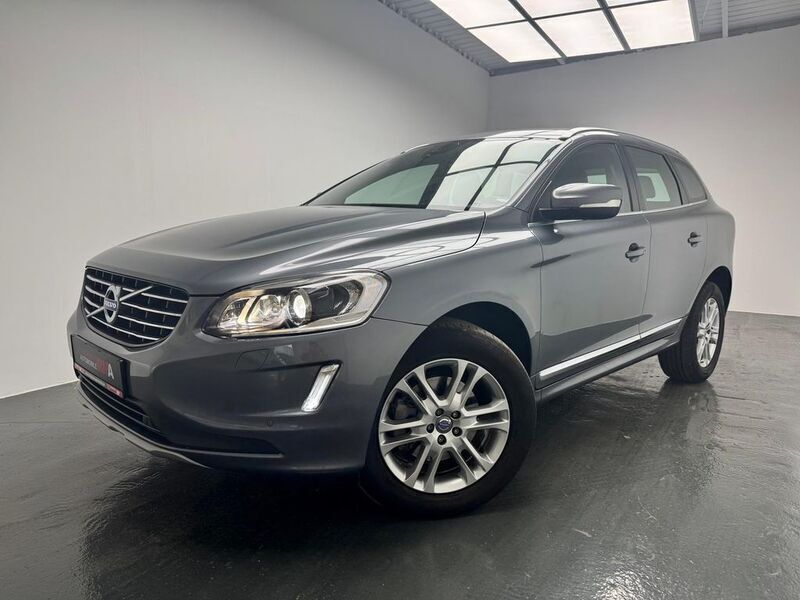 Grau Gebraucht 2015 Volvo XC60 Summum SUV | 24.290 € (Etwas zu teuer) - Bild 1/4