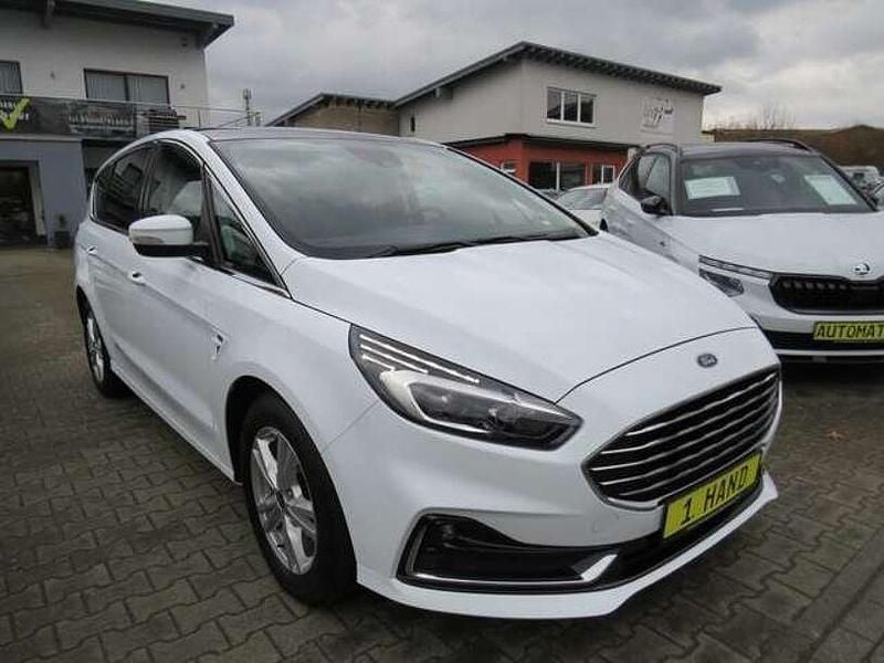 Gebraucht Ford S-MAX Titanium 150 PS (110 kW) 2022 Frostweiß Van / Kleinbus
