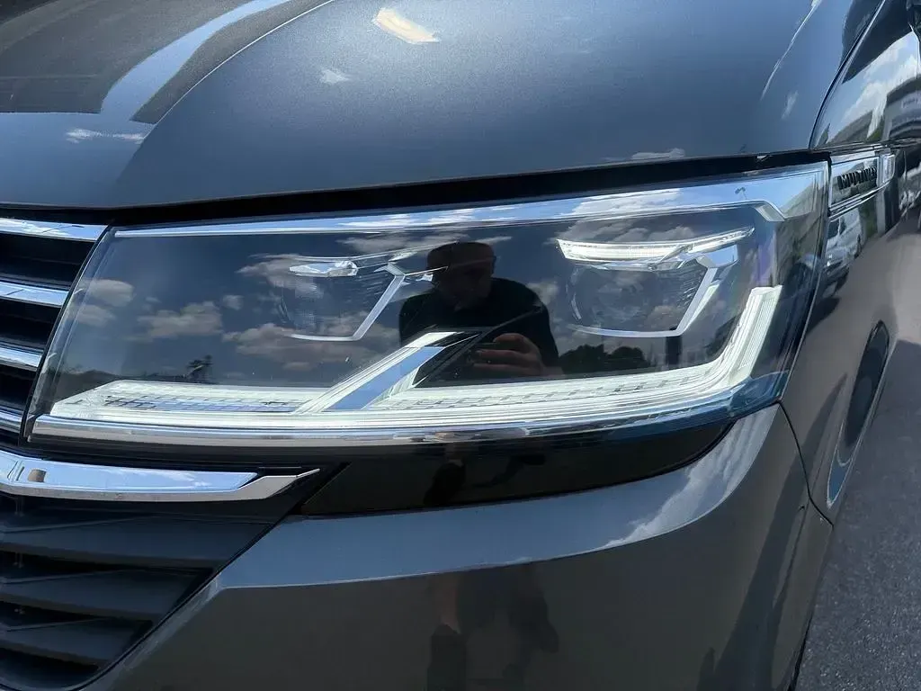 Gebraucht VW Multivan Highline 204 PS (150 kW) 2023 Grau Van / Kleinbus