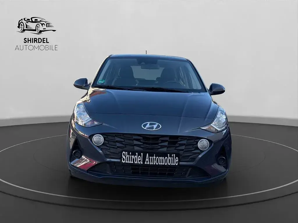Gebraucht Hyundai i10 Select 67 PS (49 kW) 2021 Grau Kleinwagen