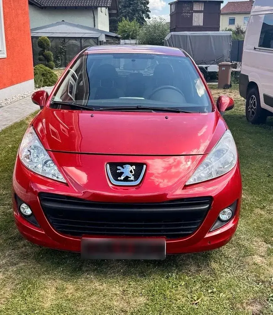 Gebraucht Peugeot 207 90 PS (66 kW) 2009 Rot Kleinwagen
