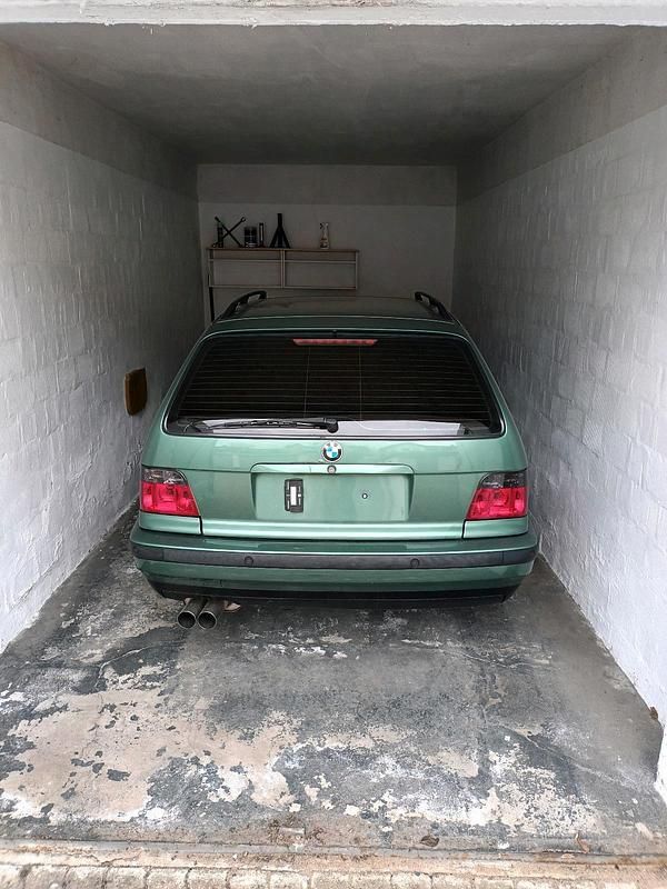 Gebraucht BMW 323 170 PS (125 kW) 1998 Grün Kombi