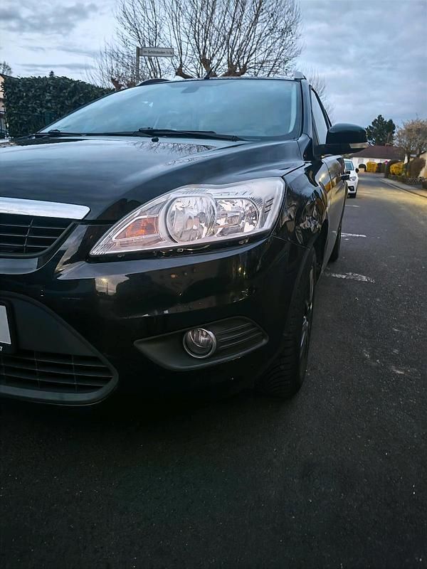 Gebraucht Ford Focus 113 PS (83 kW) 2010 Schwarz Kombi