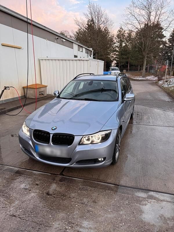 Blau Gebraucht 2009 BMW 318 M Sport Kombi | 6.000 € (Teuer) - Bild 1/4