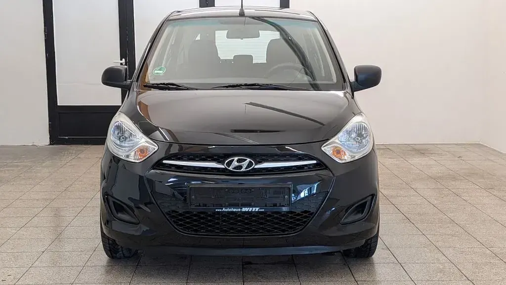 Gebraucht Hyundai i10 69 PS (50 kW) 2011 Schwarz Kleinwagen