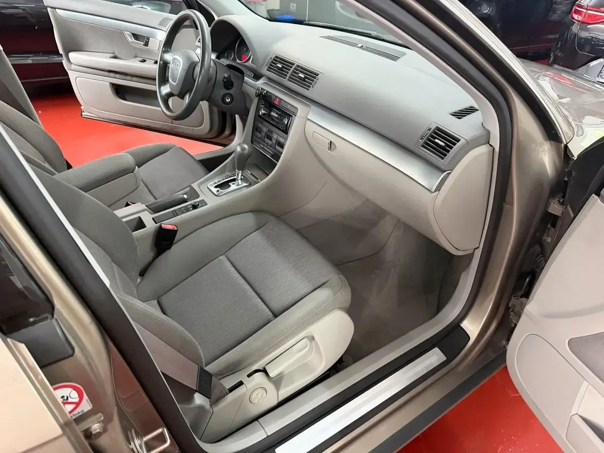 Gebraucht Audi A4 163 PS (119 kW) 2005 Beige Limousine