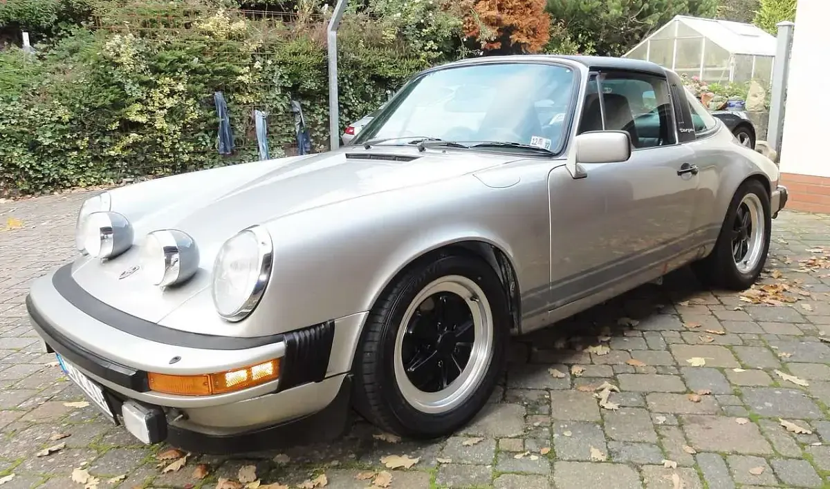 Gebraucht Porsche 911 204 PS (150 kW) 1982 Silber Cabrio