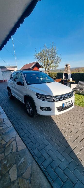 Weiß Gebraucht 2015 VW Tiguan SUV | 16.699 € (Teuer) - Bild 1/4