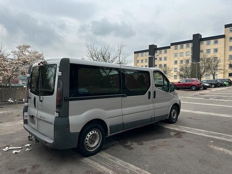 Gebraucht Opel Vivaro 145 PS (106 kW) 2007 Silber Van / Kleinbus