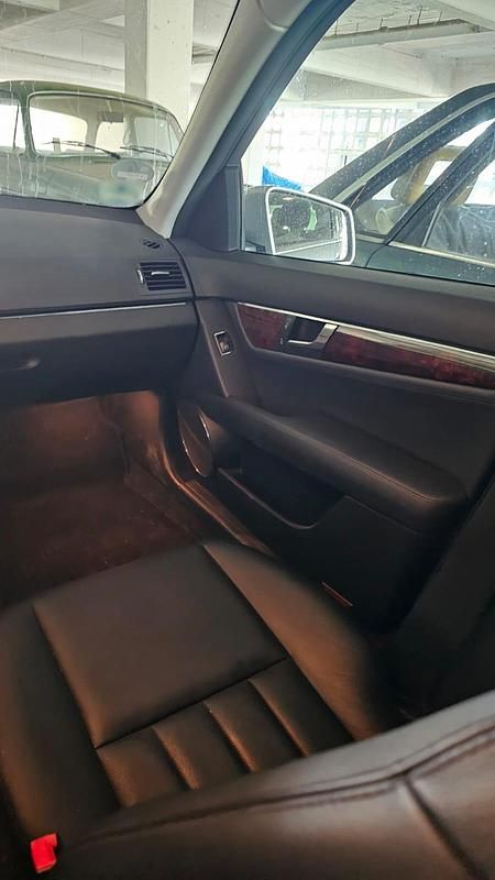 Gebraucht Mercedes C280 231 PS (169 kW) 2009 Silber Limousine