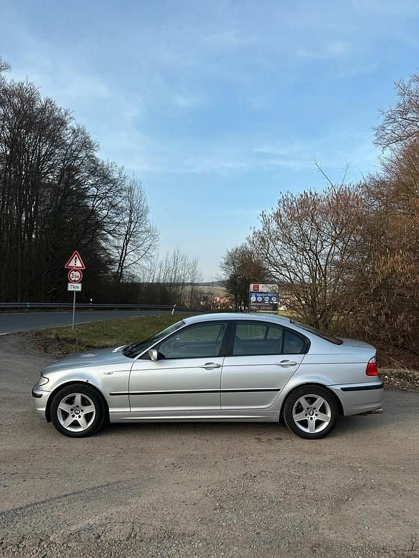 Gebraucht BMW 318 143 PS (105 kW) 2003 Silber Limousine