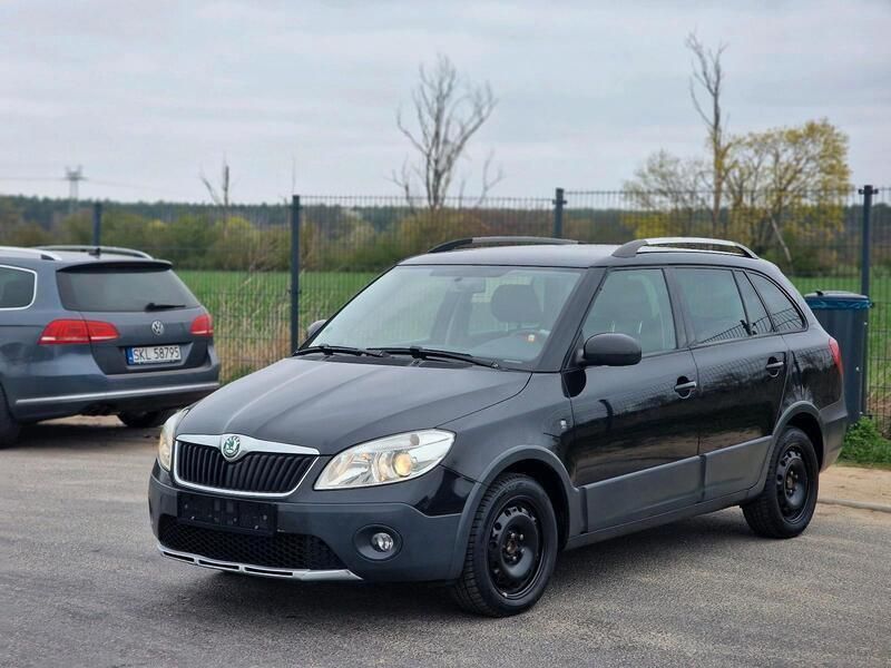 Schwarz Gebraucht 2012 Skoda Fabia Kombi | 2.800 € (Guter Preis) - Bild 1/4