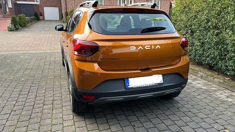 Gebraucht Dacia Sandero Expression 91 PS (66 kW) 2023 Orange Limousine