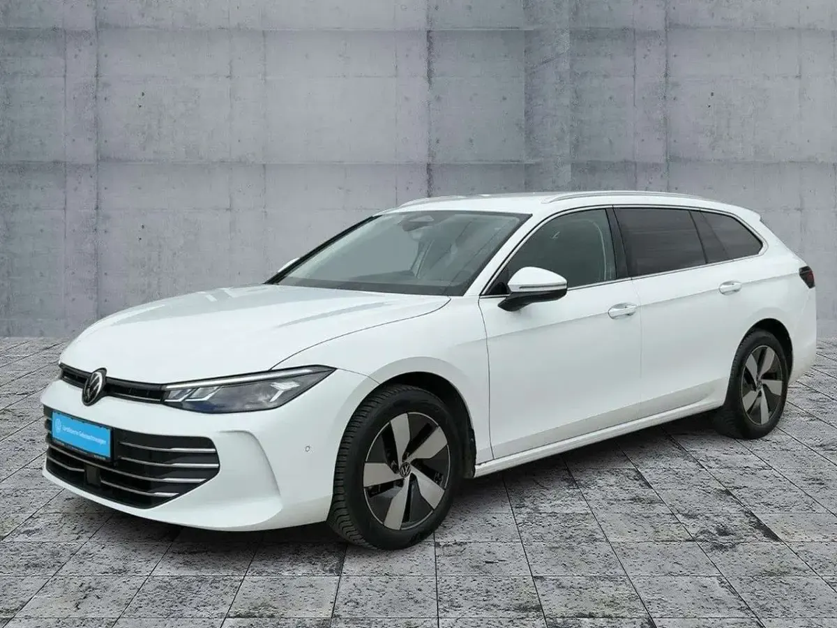 Gebraucht VW Passat Business 150 PS (110 kW) 2025 Pure white Kombi