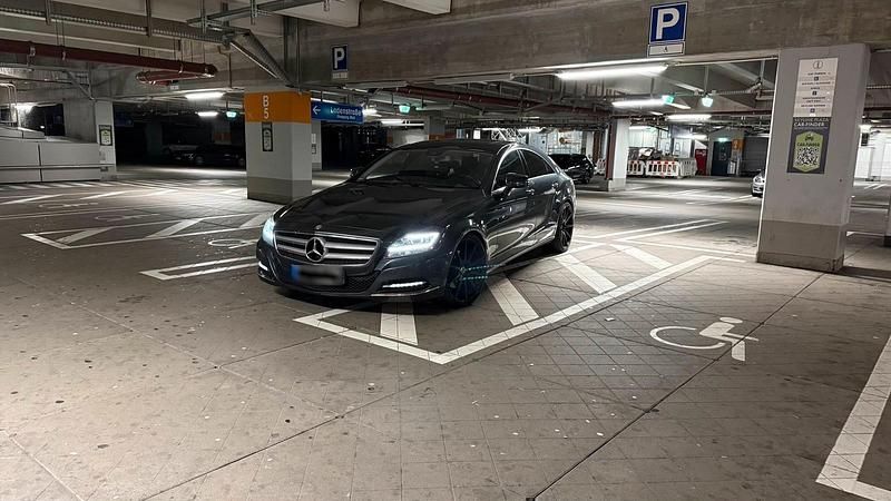 Gebraucht Mercedes CLS350 265 PS (194 kW) 2011 Grau Coupé