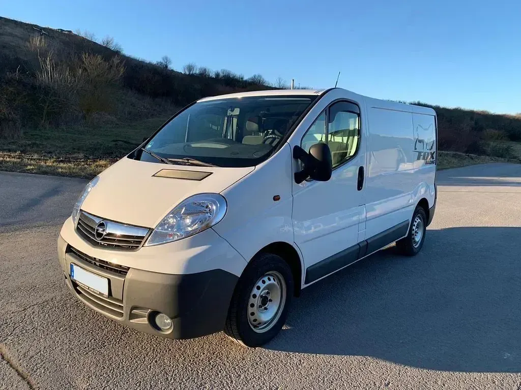 Używany Opel Vivaro 114 KM (83 kW) 2011 Biały Minivan