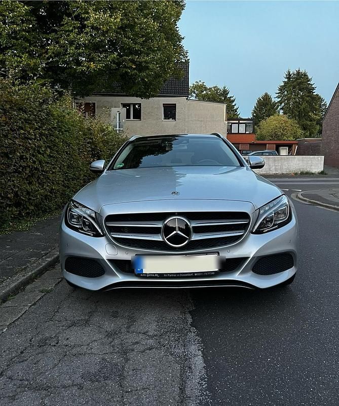 Silber Gebraucht 2017 Mercedes C250 Kombi | 17.990 € (Fairer Preis) - Bild 1/4