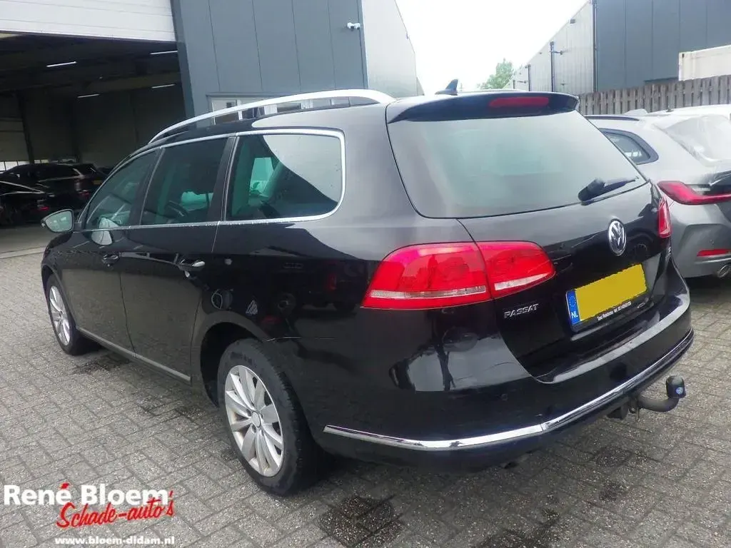 Gebraucht VW Passat R-line BlueMotion 105 PS (77 kW) 2014 Schwarz Kombi