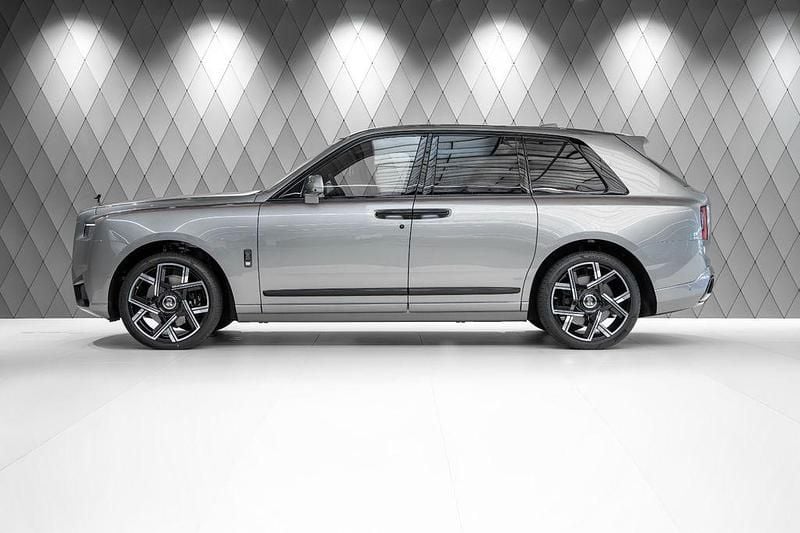 Neu Rolls Royce Cullinan 600 PS (441 kW) 2025 Grau SUV