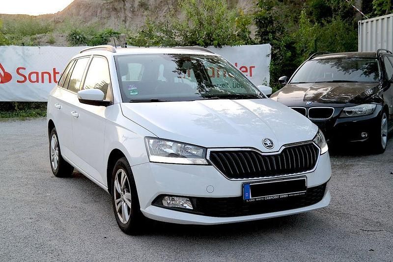 Weiß Gebraucht 2021 Skoda Fabia Ambition Kombi | 12.600 € (Superpreis) - Bild 1/4