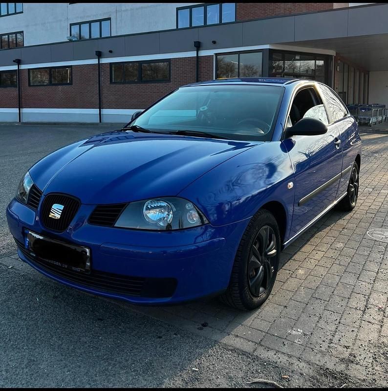 Blau Gebraucht 2004 Seat Ibiza Kleinwagen | 1.000 € (Fairer Preis) - Bild 1/2