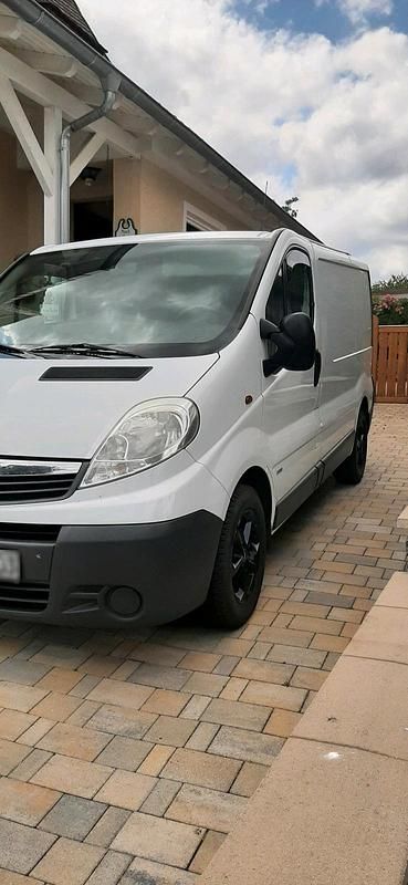 Gebraucht Opel Vivaro 114 PS (83 kW) 2013 Weiß Van / Kleinbus