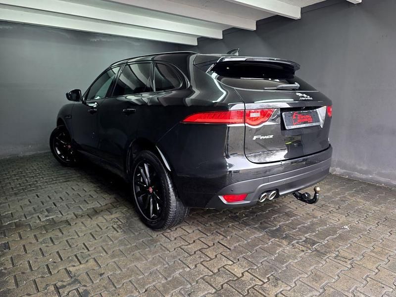 Gebraucht Jaguar F-Pace Chequered Flag 179 PS (131 kW) 2020 Schwarz SUV