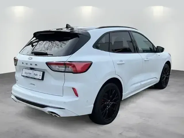 Gebraucht Ford Kuga ST-Line X 190 PS (139 kW) 2023 Frozen white (weiss) SUV