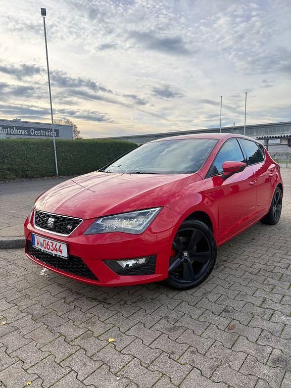 Rojo emocion Gebraucht 2013 Seat Leon FR Limousine | 7.990 € (Guter Preis) - Bild 1/4