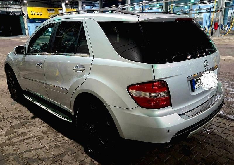 Gebraucht Mercedes ML280 190 PS (139 kW) 2008 Silber SUV