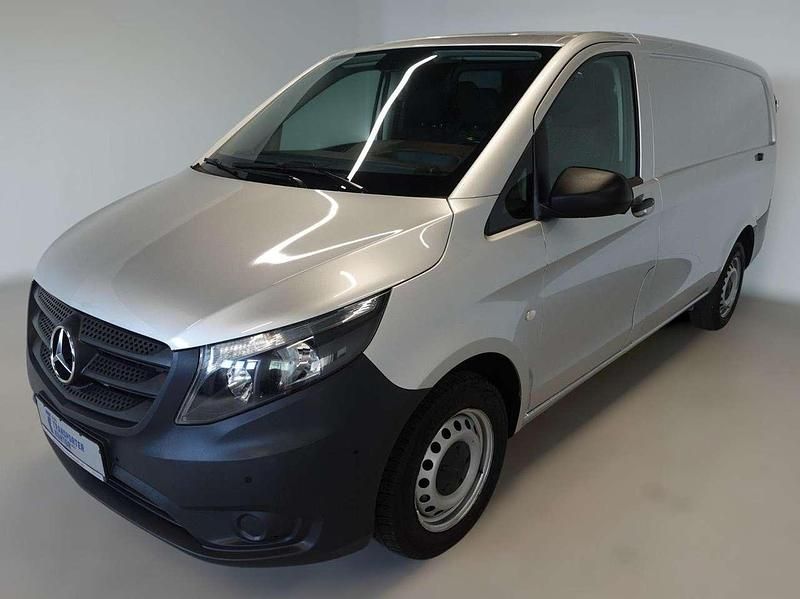 Second-hand Mercedes Vito 163 CP (119 kW) 2022 Argintiu Van
