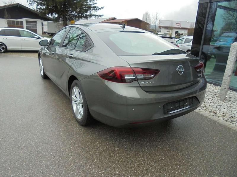 Gebraucht Opel Insignia Edition 165 PS (121 kW) 2019 Quarz grau Kleinwagen