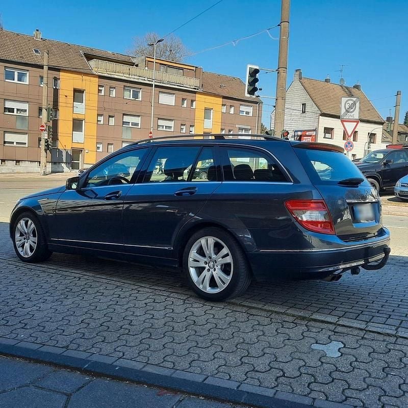 Gebraucht Mercedes C180 156 PS (114 kW) 2010 Grau Kombi