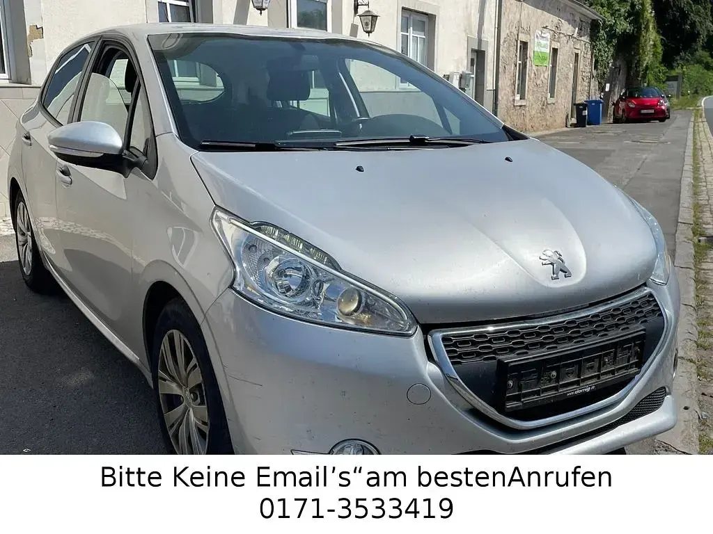 Gebraucht Peugeot 208 Active 68 PS (50 kW) 2013 Grau Kleinwagen