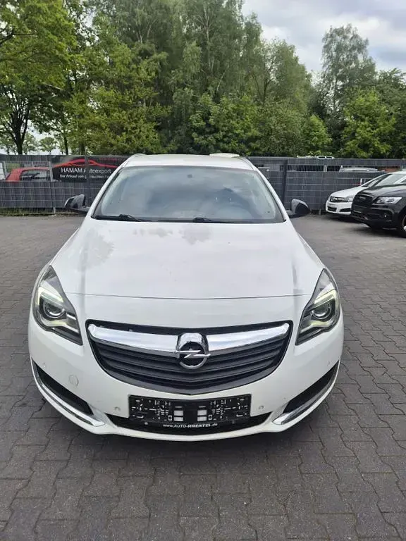 Gebraucht Opel Insignia Business Edition 120 PS (88 kW) 2015 Weiß Kombi