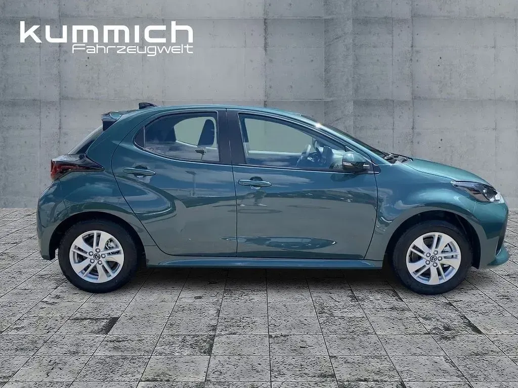 Neu Mazda 2 Center-Line 92 PS (67 kW) 2026 Grün Kleinwagen