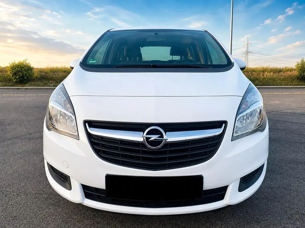 Gebraucht Opel Meriva Edition 101 PS (74 kW) 2017 Weiß Van / Kleinbus