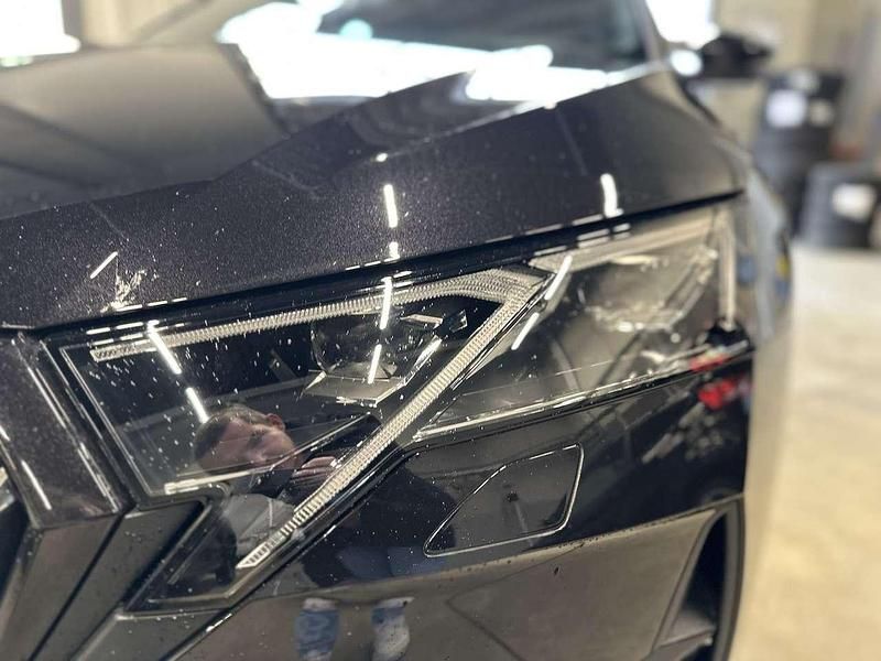 Schwarz Gebraucht 2024 Skoda Octavia SportLine Kombi | 34.900 € (Fairer Preis) - Bild 1/3