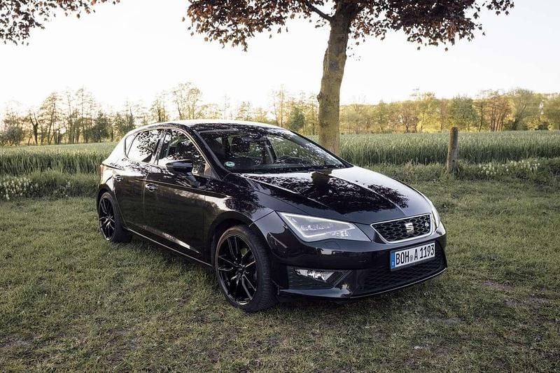 Second-hand Seat Leon FR 140 CP (102 kW) 2013 Negru Berlinǎ