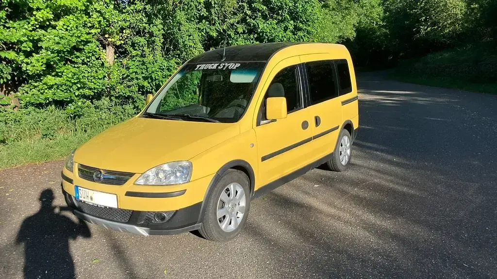 Gebraucht Opel Combo 90 PS (66 kW) 2009 Gelb Van / Kleinbus