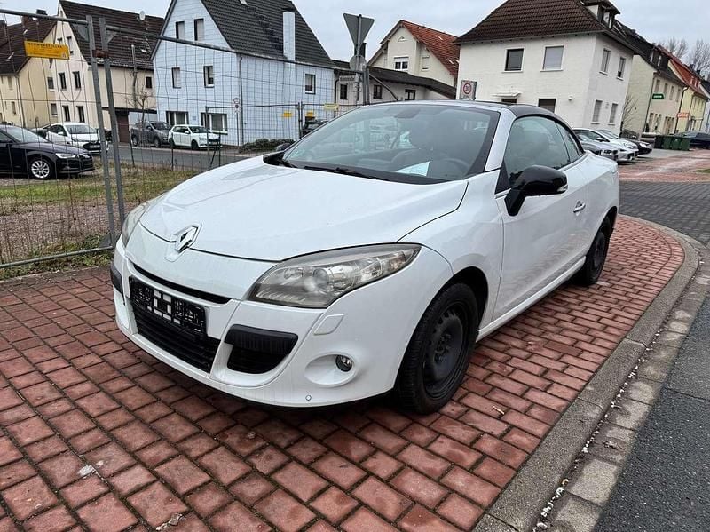 Gebraucht Renault Mégane Cabriolet Luxe 131 PS (96 kW) 2011 Weiss "nacre" Cabrio